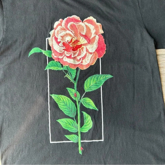 Shawn Mendes Rose The Tour Concert T Shirt - Picture 3 of 8